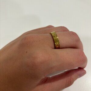 Screw design ring in yellow tone metal - size 9